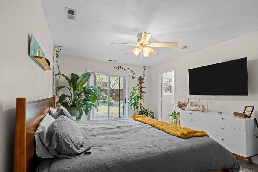 40-web-or-mls-2222 Beech St, Virginia Beach, VA_11042024_Interior_076