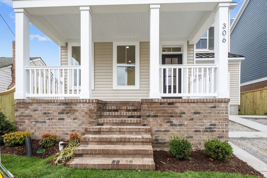 49-web-or-mls-306 26 1_2 St. Virginia Beach, VA_11142024_Exterior_018