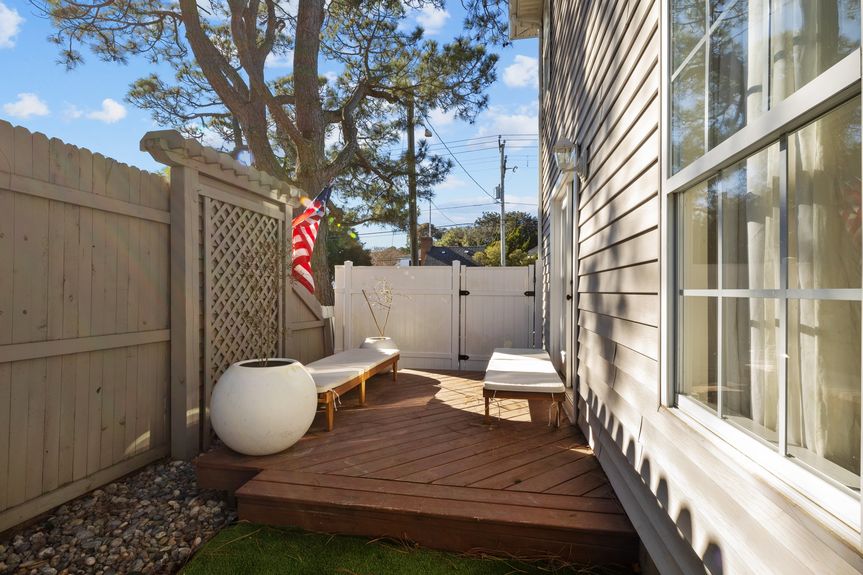 11-web-or-mls-118 72nd St, Virginia Beach, VA_12082024_Exterior_010