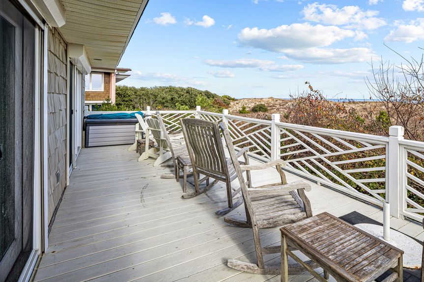 15-web-or-mls-8300 Ocean Front Ave, Virginia Beach, VA_11292024_Exterior_013