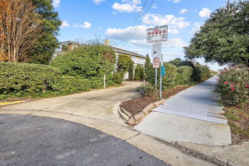 22-web-or-mls-8300 Ocean Front Ave, Virginia Beach, VA_11292024_Exterior_021