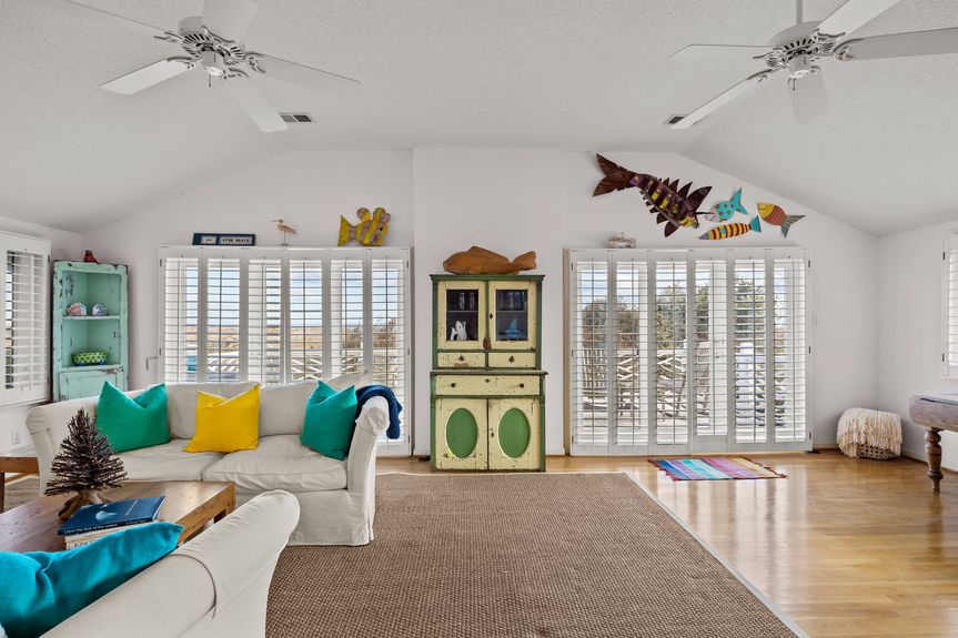 47-web-or-mls-8300 Ocean Front Ave, Virginia Beach, VA_11292024_Interior_093