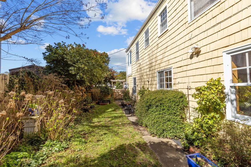 12-web-or-mls-6903 Atlantic Ave, Virginia Beach, VA 03182025 Exterior 010