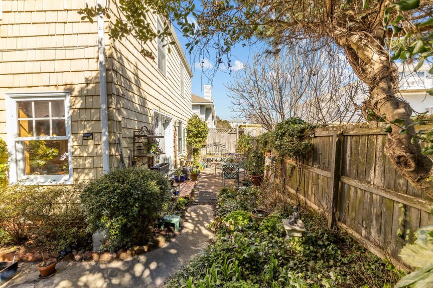 13-web-or-mls-6903 Atlantic Ave, Virginia Beach, VA 03182025 Exterior 011