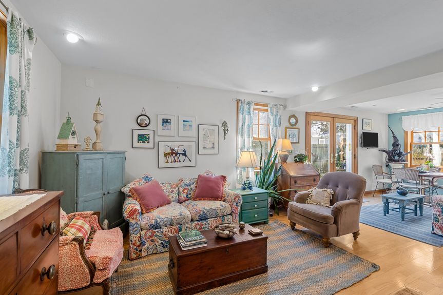 20-web-or-mls-6903 Atlantic Ave, Virginia Beach, VA 03182025Inxterior 024