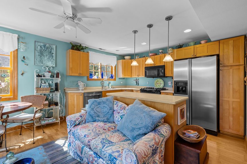 24-web-or-mls-6903 Atlantic Ave, Virginia Beach, VA 03182025Inxterior 036