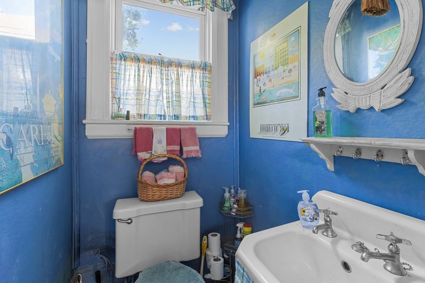 26-web-or-mls-6903 Atlantic Ave, Virginia Beach, VA 03182025Inxterior 042