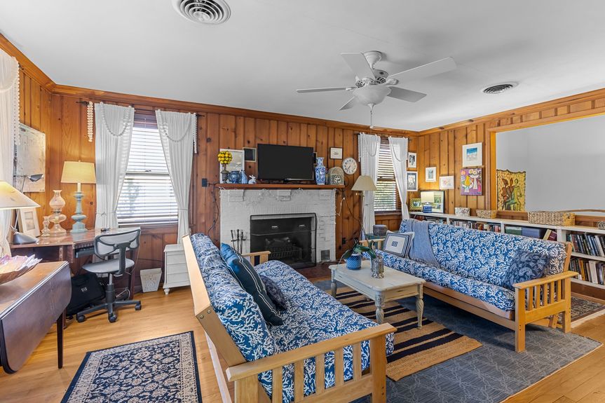 30-web-or-mls-6903 Atlantic Ave, Virginia Beach, VA 03182025Inxterior 054