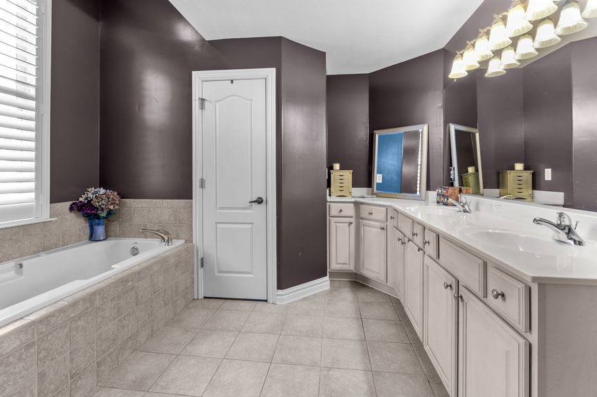 50-web-or-mls-7018 Atlantic Ave, Virginia Beach VA 03252025Interior 102