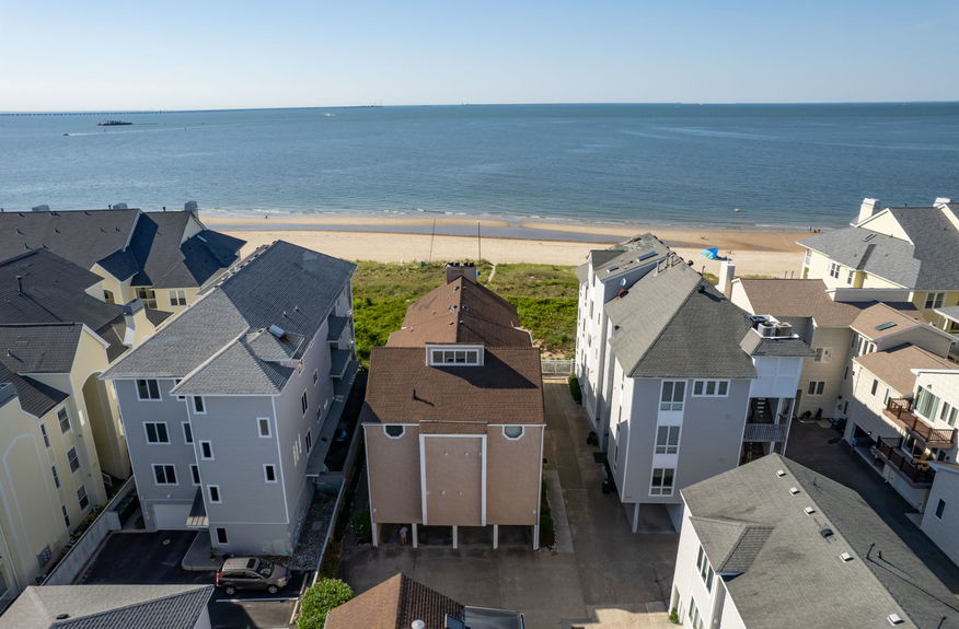 1-web-or-mls-2319-beach-castle-ln