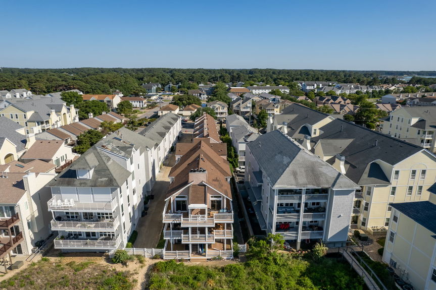 10-web-or-mls-2319-beach-castle-ln