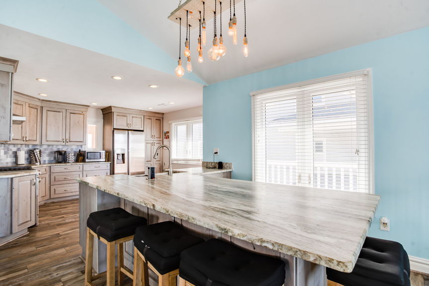 19-web-or-mls-2319-beach-castle-ln