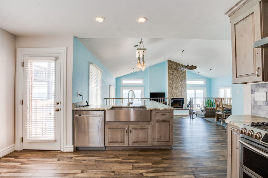 20-web-or-mls-2319-beach-castle-ln