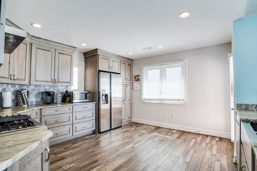 22-web-or-mls-2319-beach-castle-ln