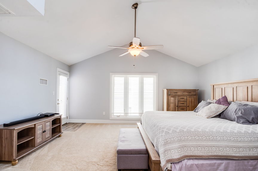 28-web-or-mls-2319-beach-castle-ln