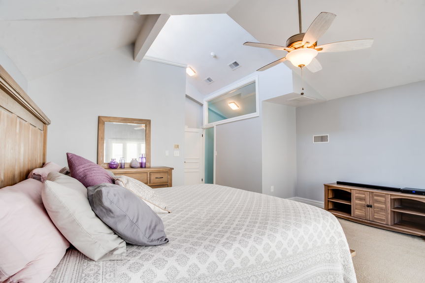 31-web-or-mls-2319-beach-castle-ln