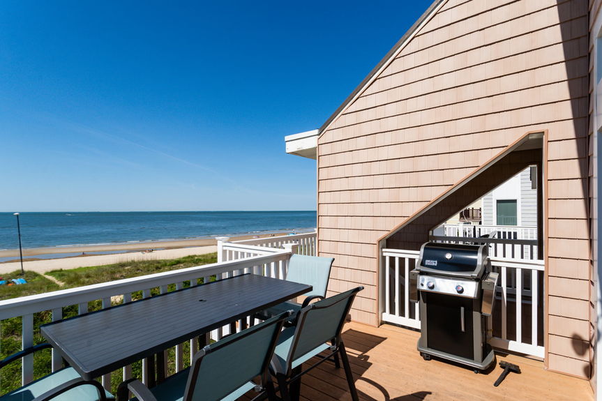 43-web-or-mls-2319-beach-castle-ln