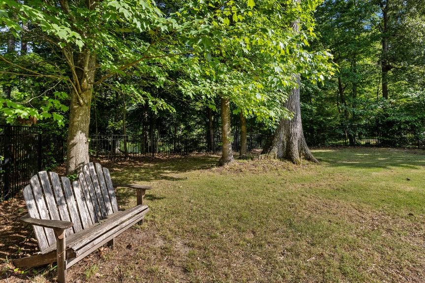 12-web-or-mls-5484 Memorial Dr, Virginia Beach, VA 05202025 Exterior 013