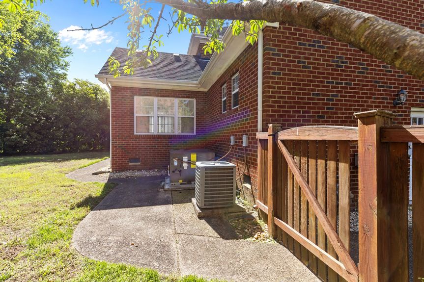 19-web-or-mls-2288 Souverain Ln, Virginia Beach, VA 05232025 Exterior 017