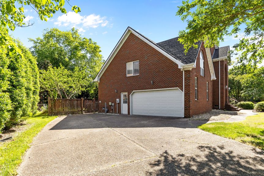 21-web-or-mls-2288 Souverain Ln, Virginia Beach, VA 05232025 Exterior 019