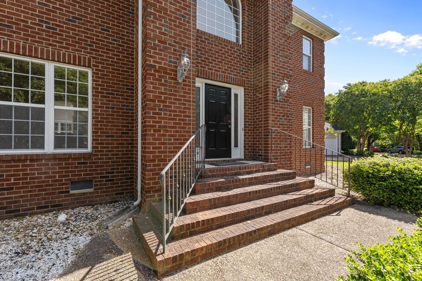 23-web-or-mls-2288 Souverain Ln, Virginia Beach, VA 05232025 Exterior 021