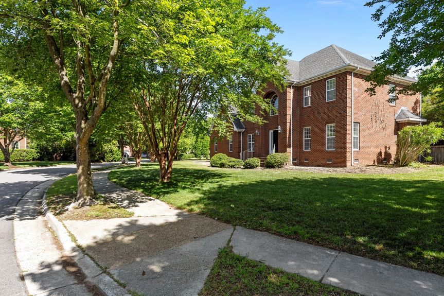 25-web-or-mls-2288 Souverain Ln, Virginia Beach, VA 05232025 Exterior 025