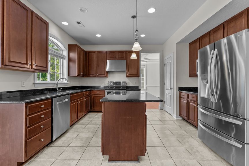 33-web-or-mls-5484 Memorial Dr, Virginia Beach, VA 05202025 HDR 054