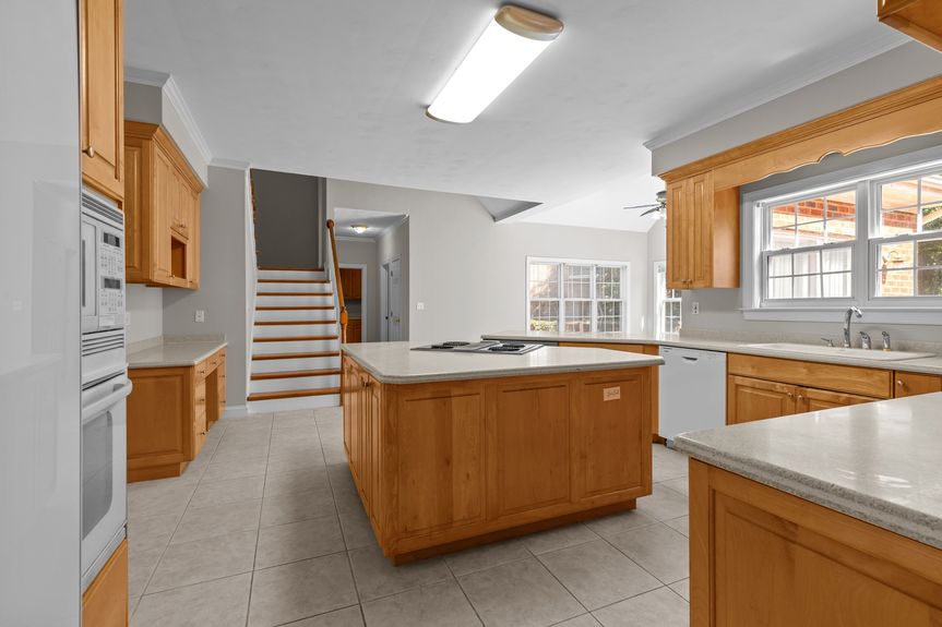 34-web-or-mls-2288 Souverain Ln, Virginia Beach, VA 05232025 HDR 050