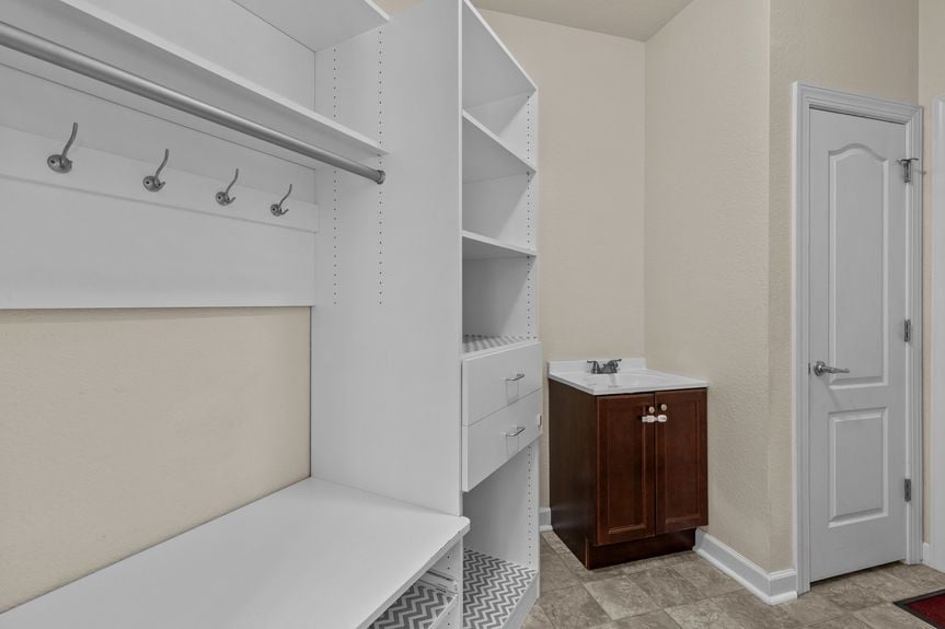 35-web-or-mls-5484 Memorial Dr, Virginia Beach, VA 05202025 HDR 060