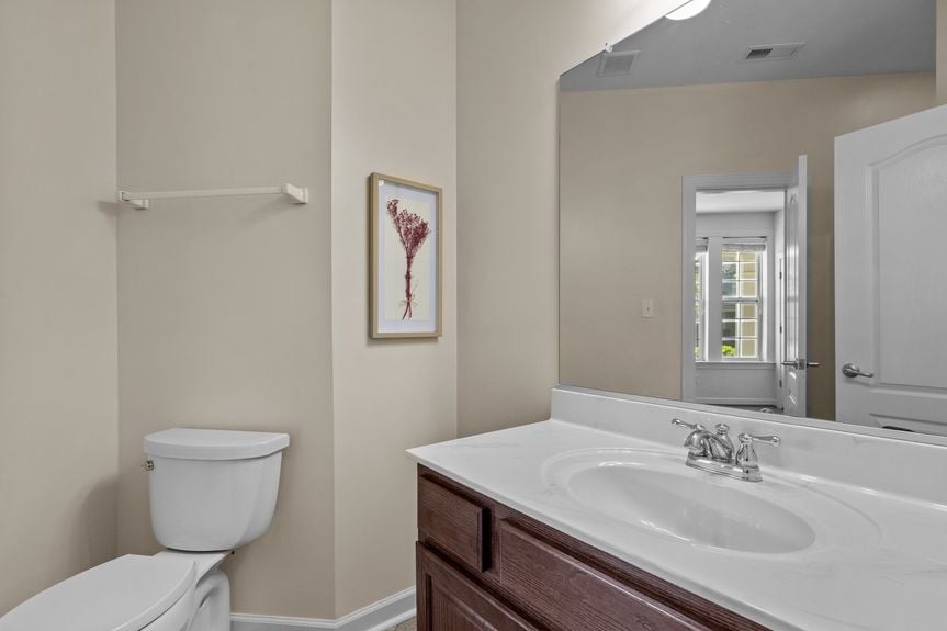 36-web-or-mls-5484 Memorial Dr, Virginia Beach, VA 05202025 HDR 063