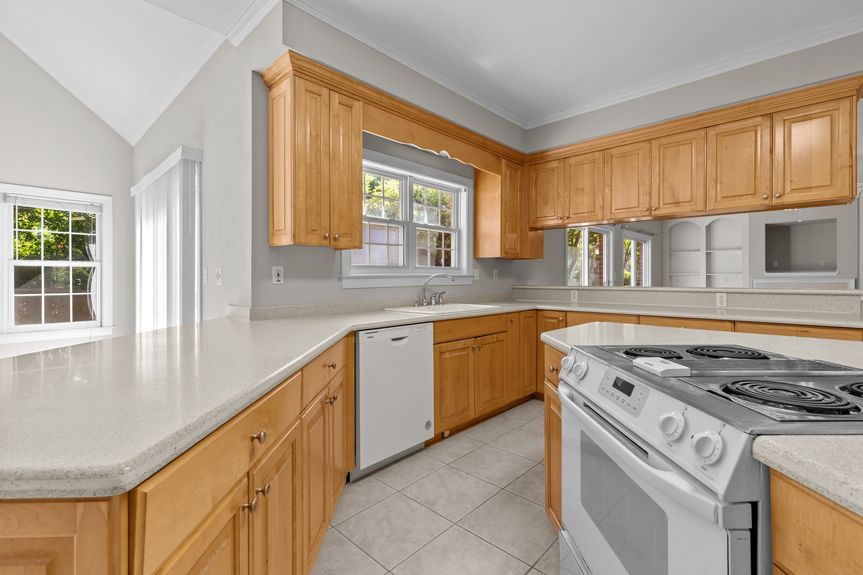 37-web-or-mls-2288 Souverain Ln, Virginia Beach, VA 05232025 HDR 059