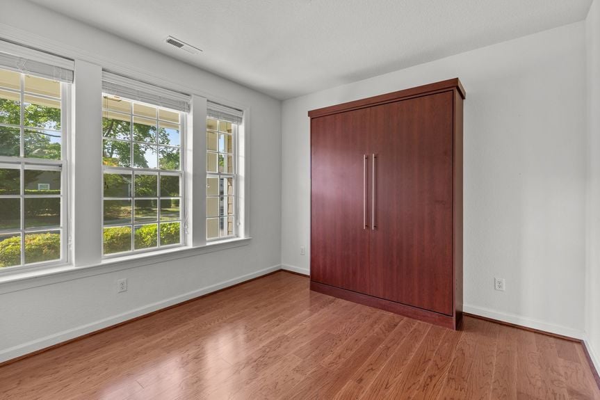 37-web-or-mls-5484 Memorial Dr, Virginia Beach, VA 05202025 HDR 066