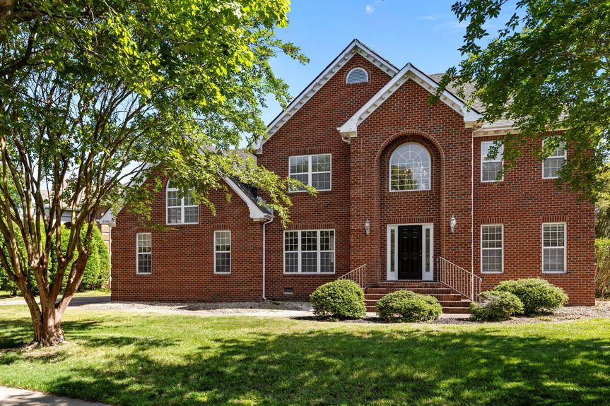 4-web-or-mls-2288 Souverain Ln, Virginia Beach, VA 05232025 Exterior 024