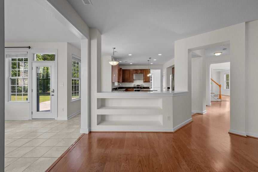 46-web-or-mls-5484 Memorial Dr, Virginia Beach, VA 05202025 HDR 093