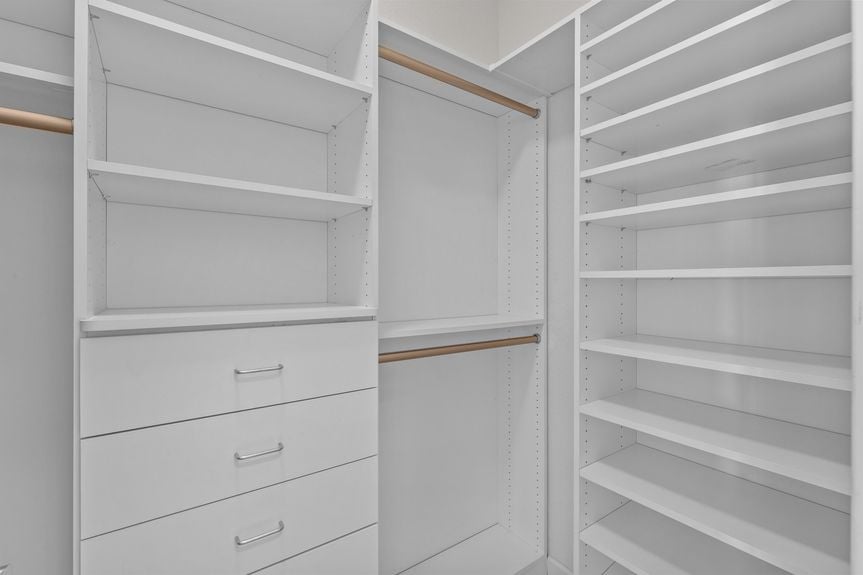 51-web-or-mls-5484 Memorial Dr, Virginia Beach, VA 05202025 HDR 108