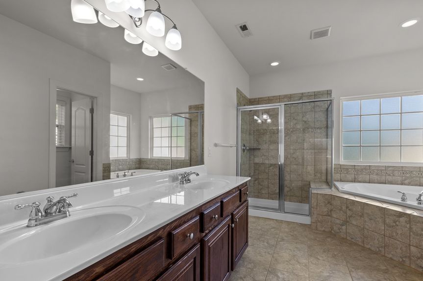 53-web-or-mls-5484 Memorial Dr, Virginia Beach, VA 05202025 HDR 114