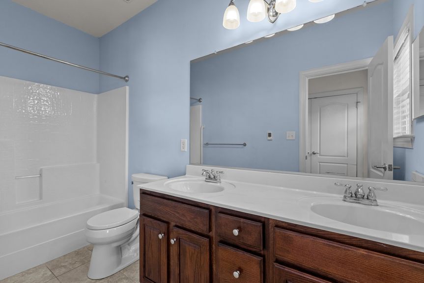 55-web-or-mls-5484 Memorial Dr, Virginia Beach, VA 05202025 HDR 120