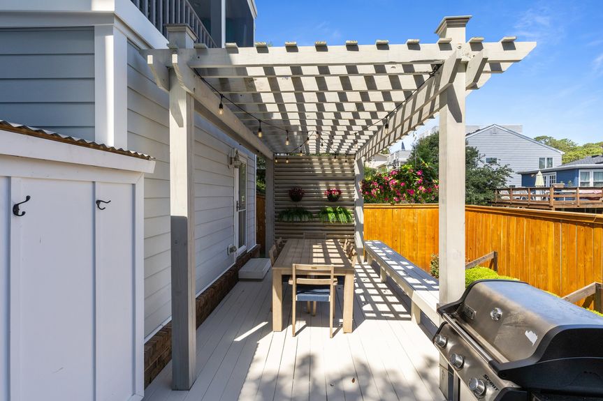 21-web-or-mls-211B 82nd St, Virginia Beach, VA 06192025 Exterior 021