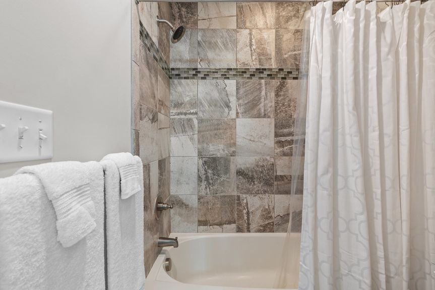 31-web-or-mls-211B 82nd St, Virginia Beach, VA 06192025 HDR 043