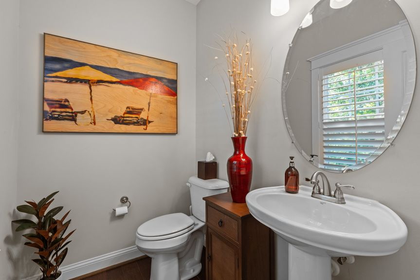 34-web-or-mls-211B 82nd St, Virginia Beach, VA 06192025 HDR 052