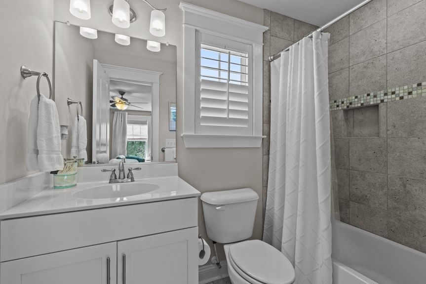 38-web-or-mls-211B 82nd St, Virginia Beach, VA 06192025 HDR 064