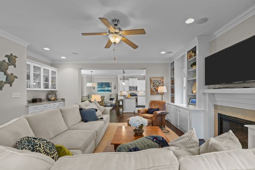 44-web-or-mls-211B 82nd St, Virginia Beach, VA 06192025 HDR 082