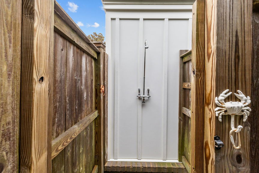 17-web-or-mls-125 79th St, Virginia Beach, VA 02162026 Exterior 017