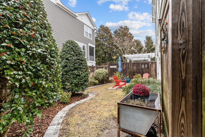 18-web-or-mls-125 79th St, Virginia Beach, VA 02162026 Exterior 018