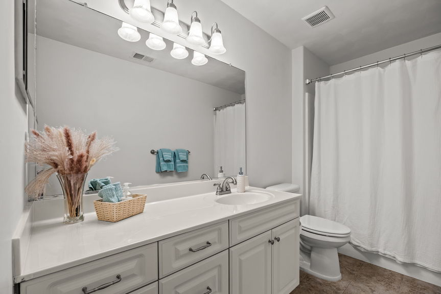 36-web-or-mls-5437 Nature Ln, Virginia Beach, VA 02192026HDR 086