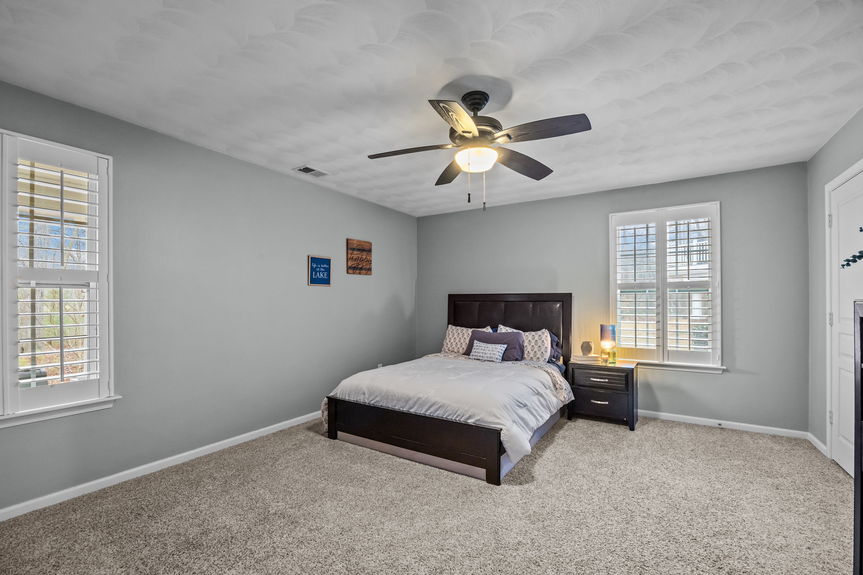 38-web-or-mls-5437 Nature Ln, Virginia Beach, VA 02192026HDR 092