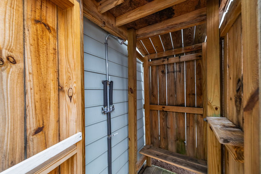 18-web-or-mls-534 Pinewood Drive, Virginia Beach, VA03022026 Exterior 015