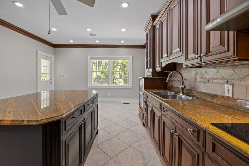 38-web-or-mls-5008 Ocean Front Ave, Virginia Beach, VA04212026 HDR 055