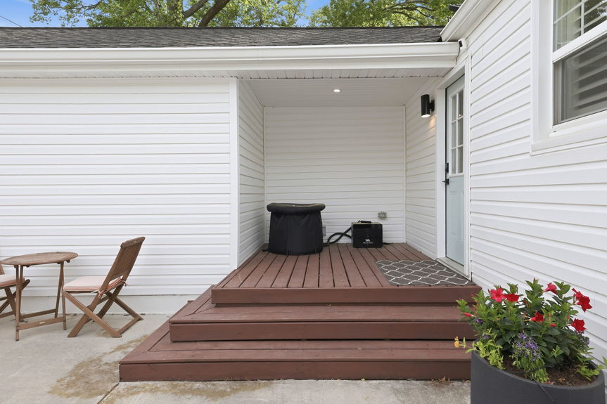 21-web-or-mls-481 Lakewood Cir, Virginia Beach, VA 05062026 Exterior 021-Edited