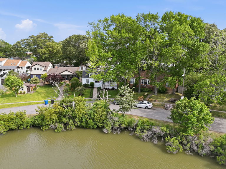 5-web-or-mls-481 Lakewood Cir, Virginia Beach, VA 05062026 Exterior 004